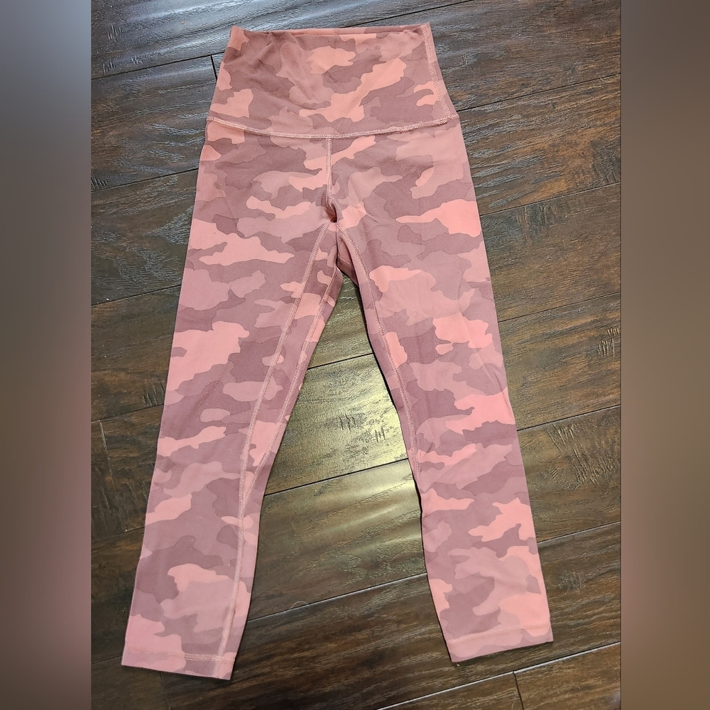 Lululemon Dusty Rose Camo Cropped Leggings